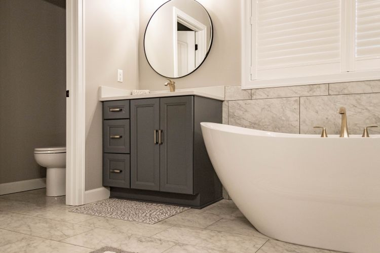 Updated Bathroom and Flooring